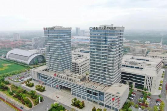 谋“物”之进,筑“人”之基:一座城,拔节生长·暖意流淌